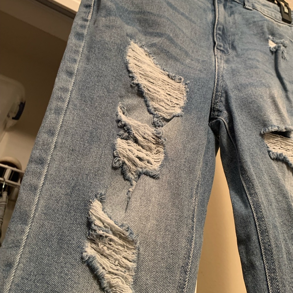 Tinseltown Ripped Jeans - Picture 2 of 8